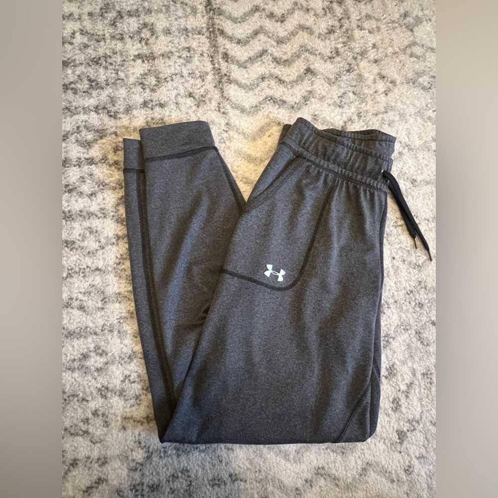 Charcoal gray under armour joggers size medium